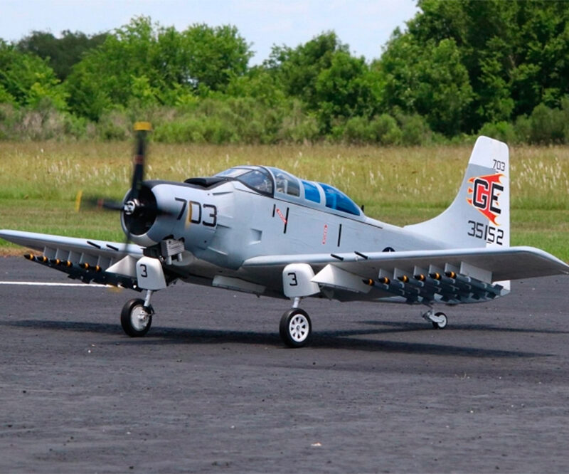 Double Seat AD-5/A-1E Skyraider 35-60cc Cinza s/ Retratil ARF SEA_LH369Grey