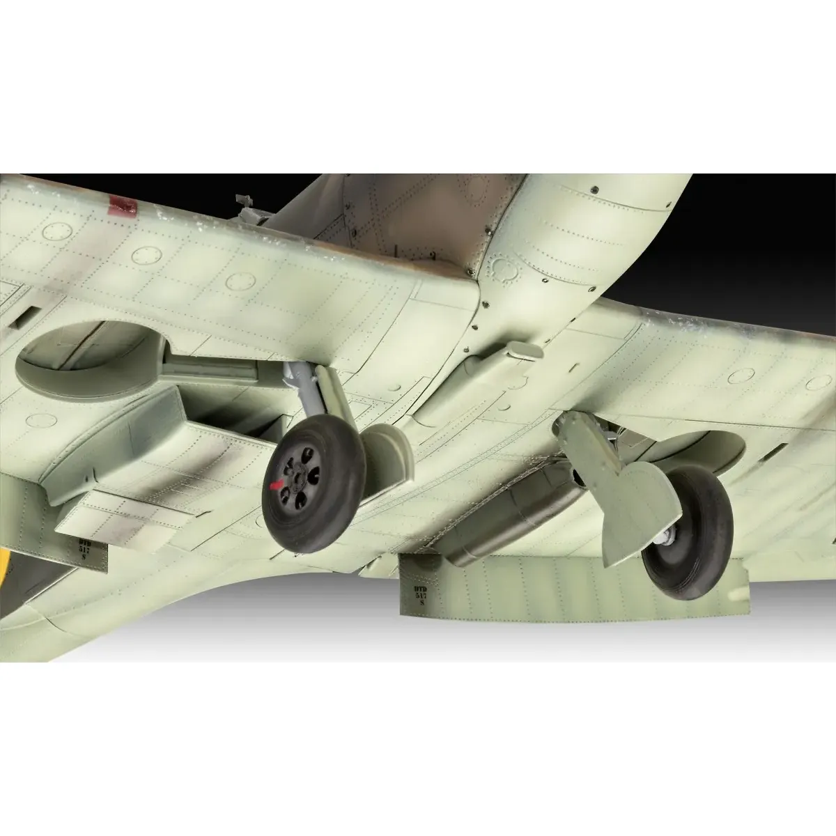 Gift Set Spitfire Mk Ii Iron Maiden 1/32 Revell 05688 - Imagem 5