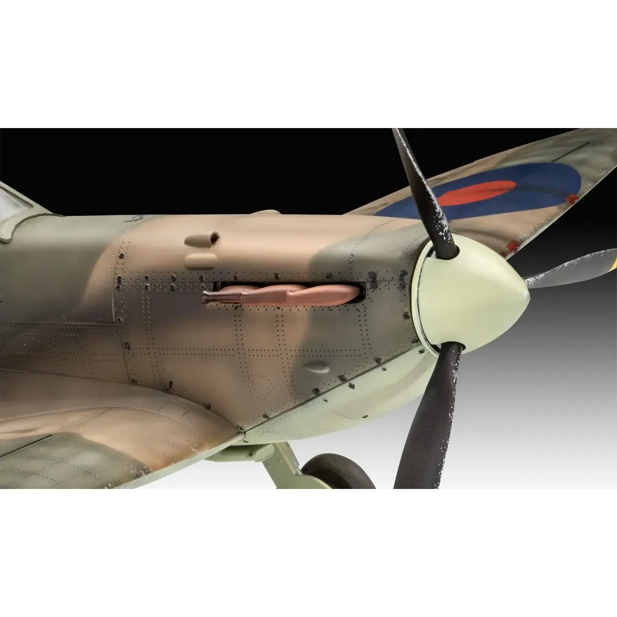 Gift Set Spitfire Mk Ii Iron Maiden 1/32 Revell 05688 - Imagem 4